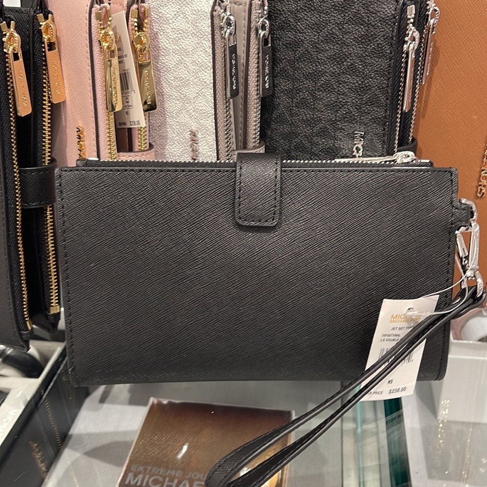 MICHAEL KORS LARGE DOUBLE ZIP WRISTLET WALLET PHONE CASE CLUTCH 
Black - Picture 13 of 16